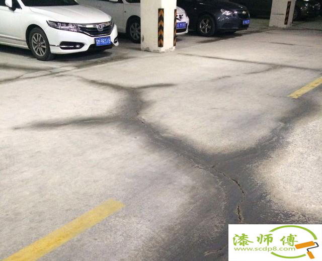 停车场地坪开裂严重